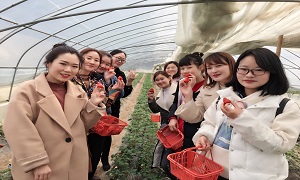 鄖陽店開展&ldquo;春風搖曳女神節&rdquo;活動